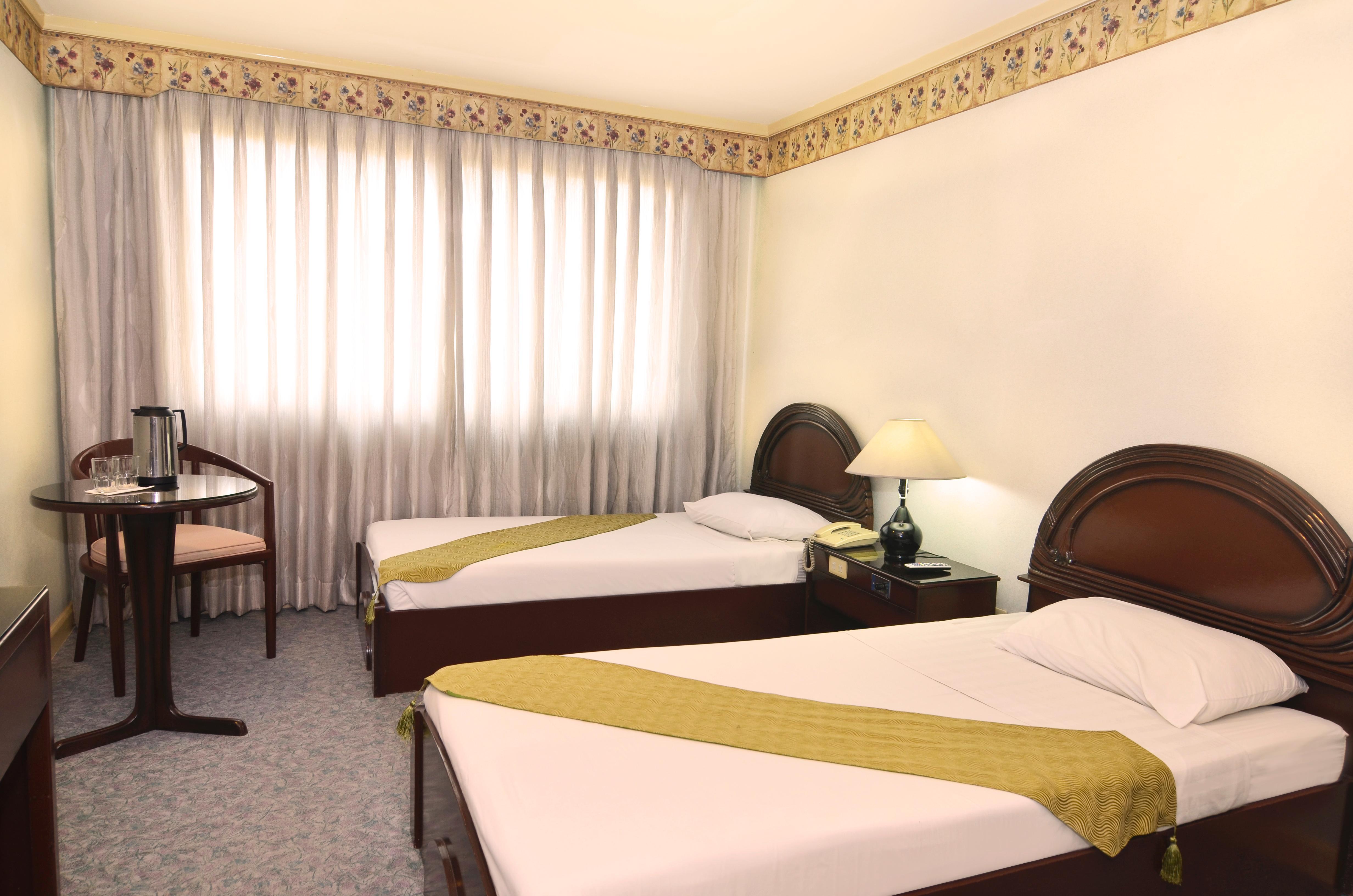 ฮอลิเดย์ พลาซ่า โฮเต็ล เซบู Hotel Cebu ภายนอก รูปภาพ