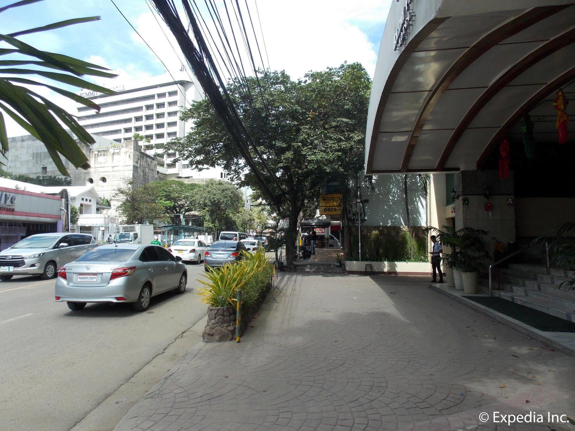 ฮอลิเดย์ พลาซ่า โฮเต็ล เซบู Hotel Cebu ภายนอก รูปภาพ