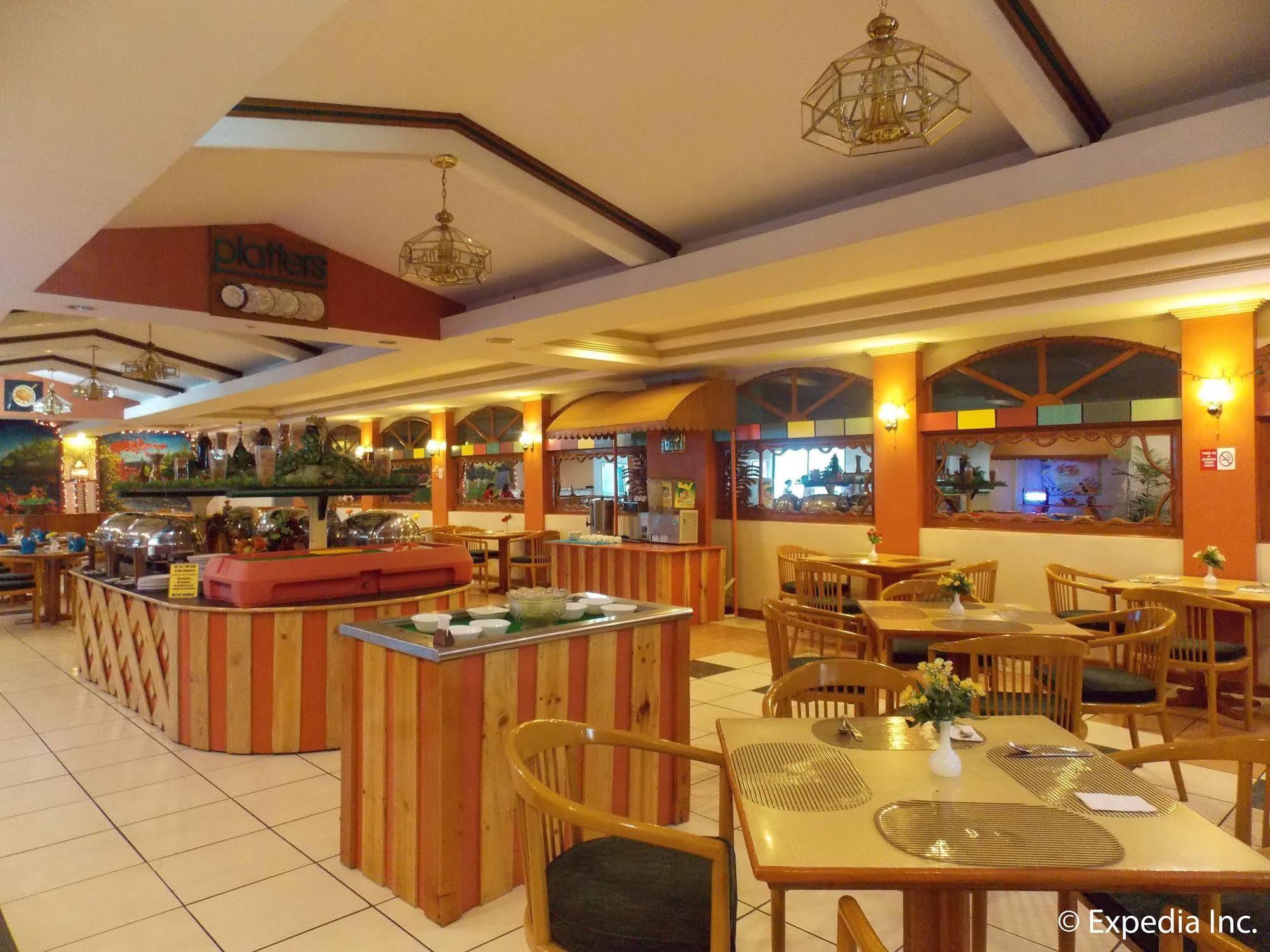 ฮอลิเดย์ พลาซ่า โฮเต็ล เซบู Hotel Cebu ภายนอก รูปภาพ