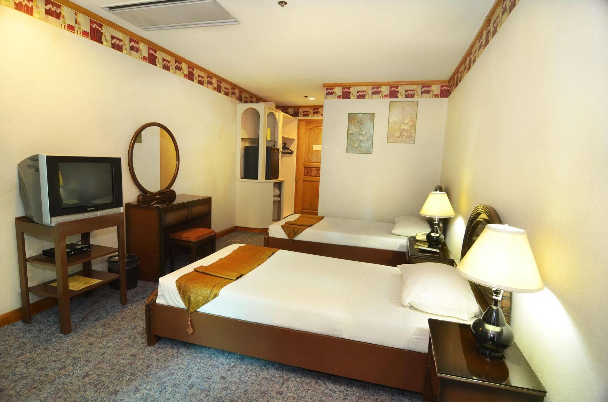 ฮอลิเดย์ พลาซ่า โฮเต็ล เซบู Hotel Cebu ภายนอก รูปภาพ
