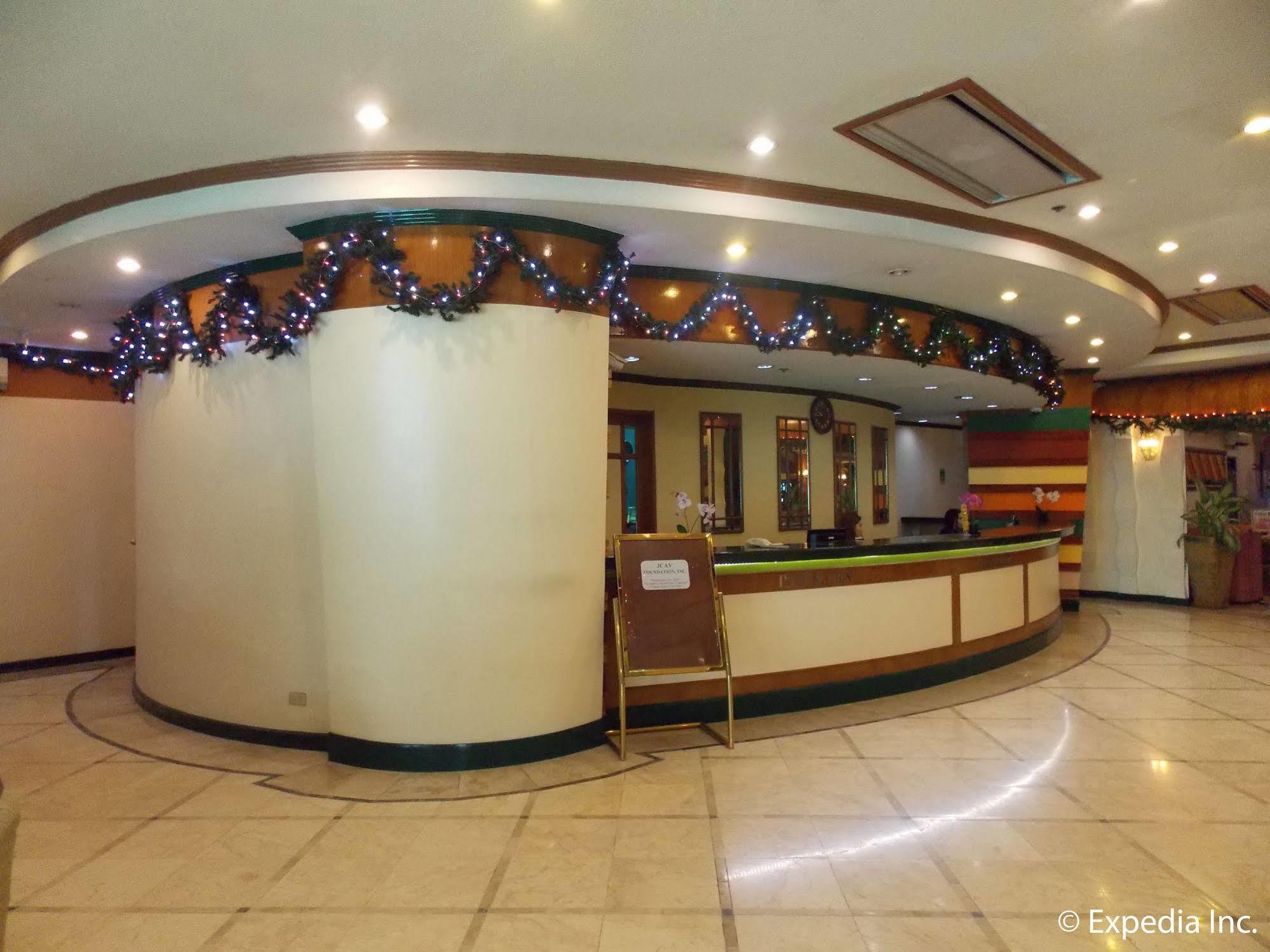 ฮอลิเดย์ พลาซ่า โฮเต็ล เซบู Hotel Cebu ภายนอก รูปภาพ